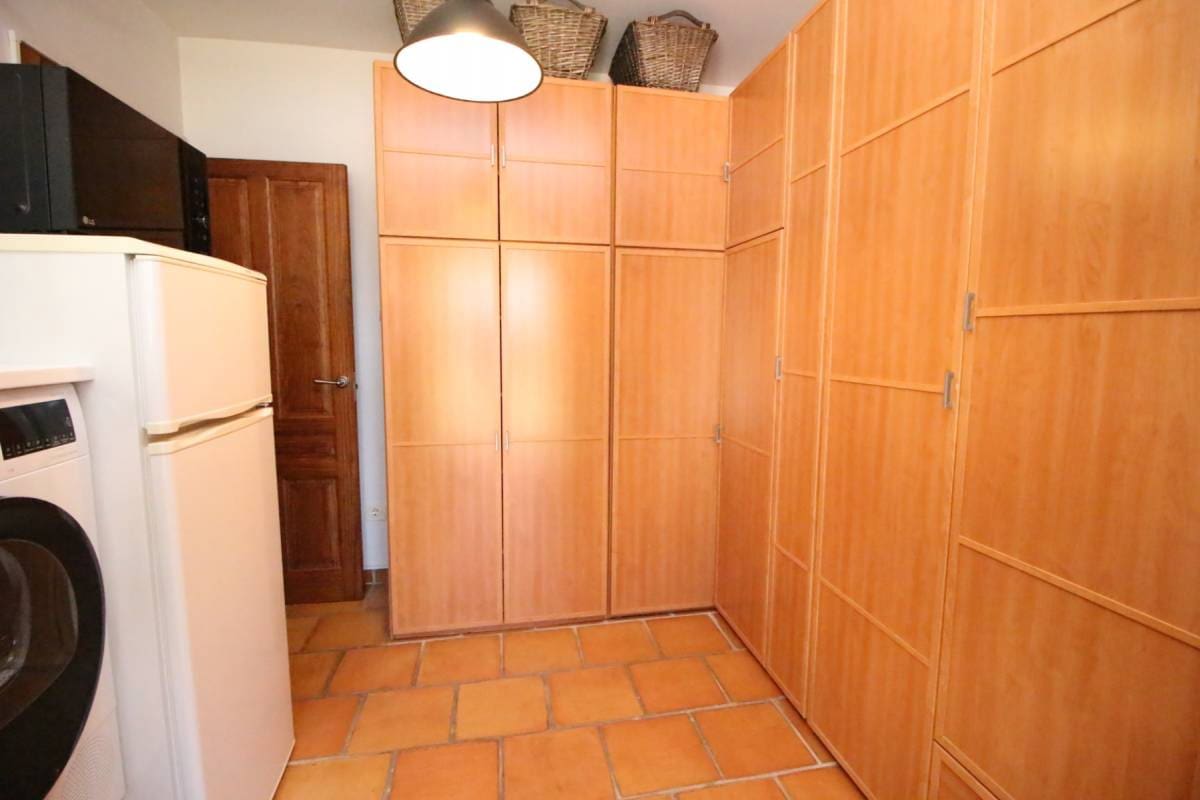 3 bedroom Villa for sale in Catral with pool garage - € 549,000 (Ref: 9737291)