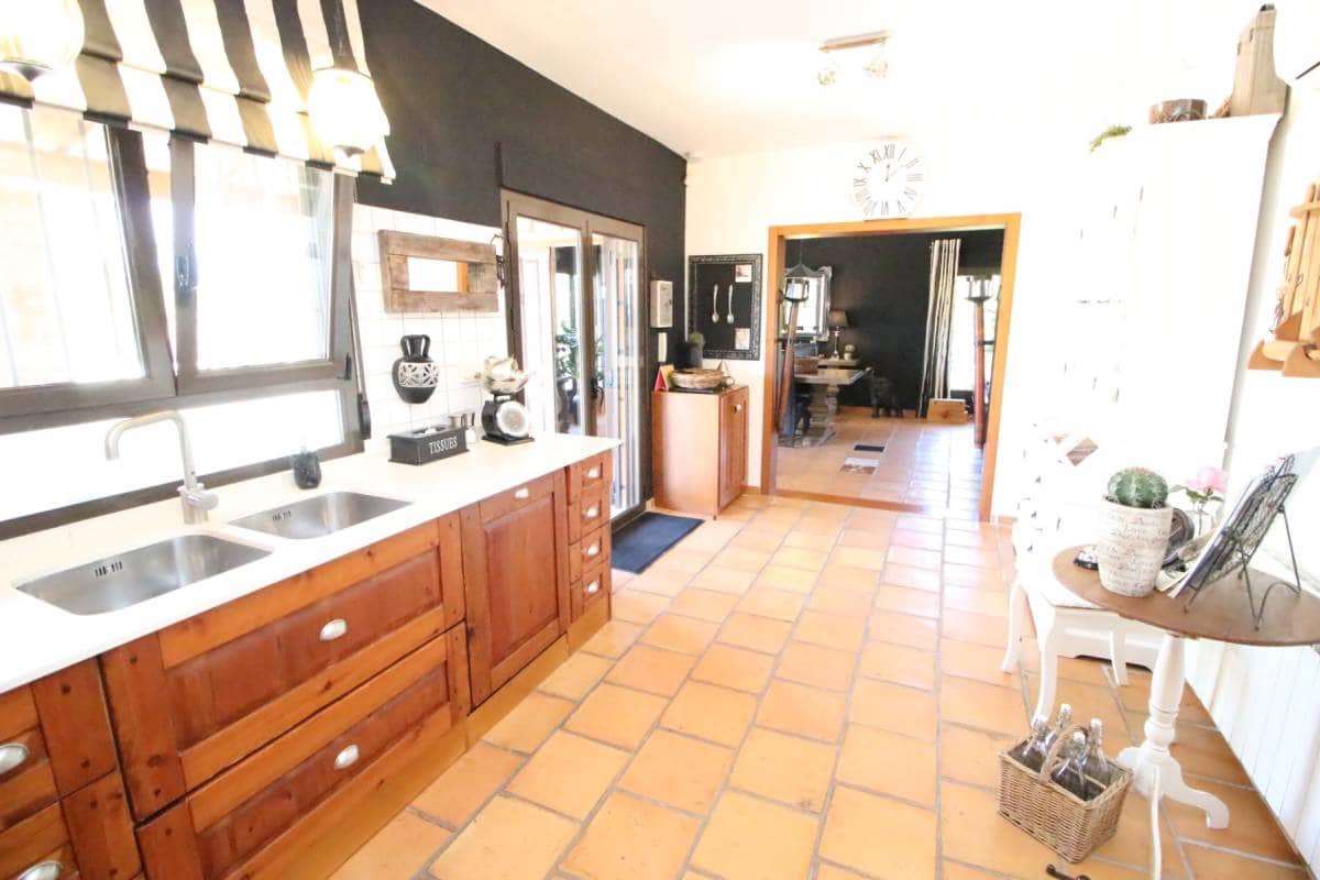 3 bedroom Villa for sale in Catral with pool garage - € 549,000 (Ref: 9737291)