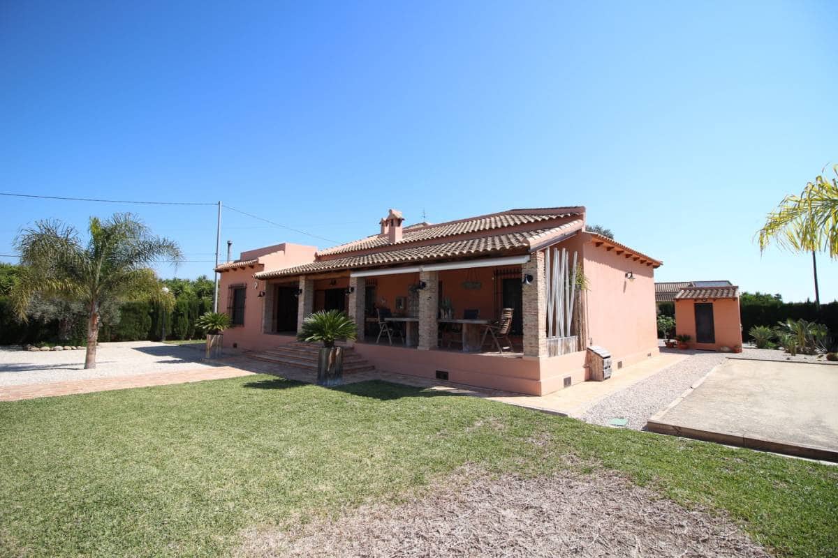 3 bedroom Villa for sale in Catral with pool garage - € 549,000 (Ref: 9737291)