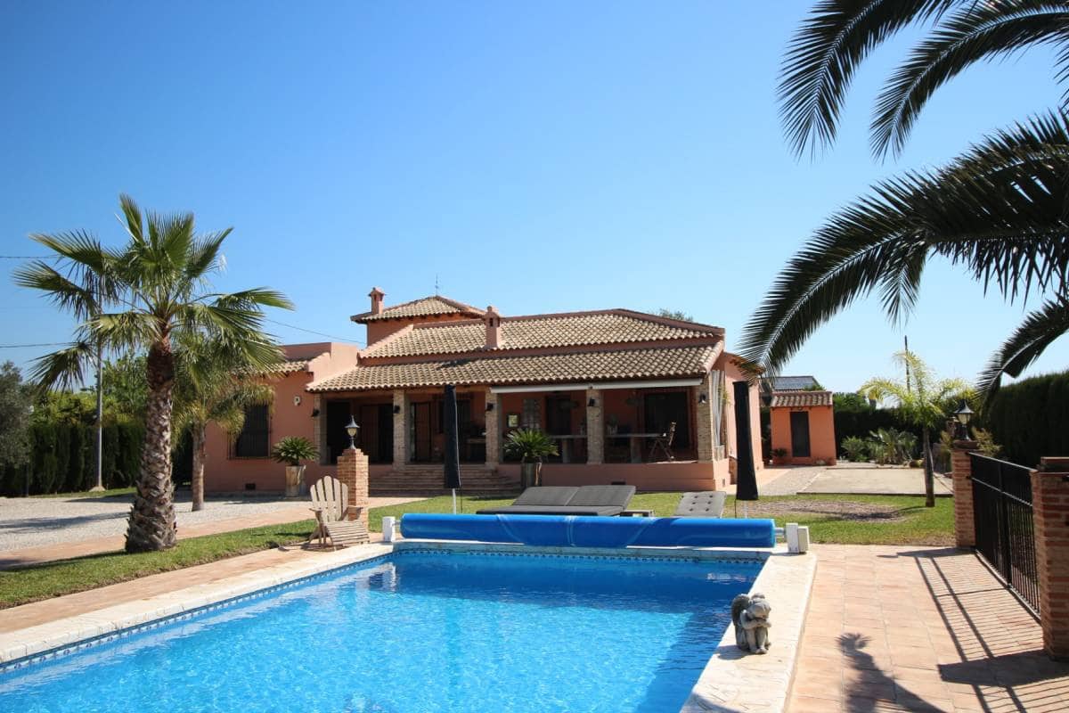 3 bedroom Villa for sale in Catral with pool garage - € 549,000 (Ref: 9737291)