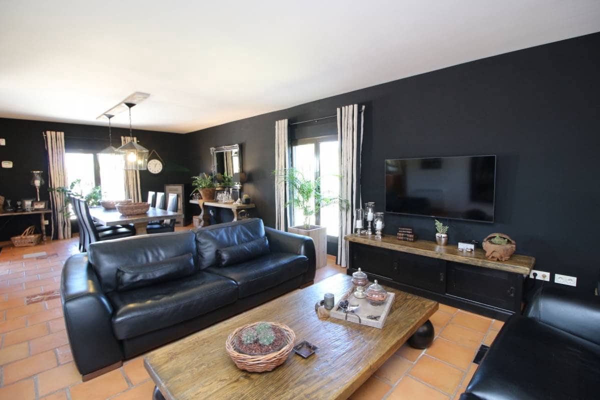 3 bedroom Villa for sale in Catral with pool garage - € 549,000 (Ref: 9737291)