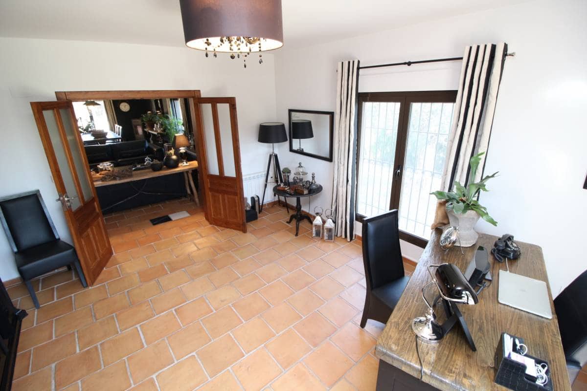 3 bedroom Villa for sale in Catral with pool garage - € 549,000 (Ref: 9737291)