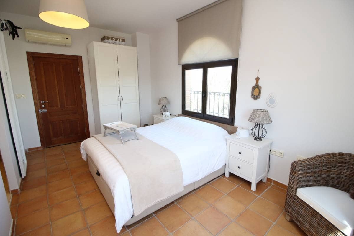 3 bedroom Villa for sale in Catral with pool garage - € 549,000 (Ref: 9737291)