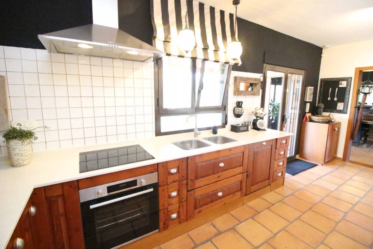 3 bedroom Villa for sale in Catral with pool garage - € 549,000 (Ref: 9737291)