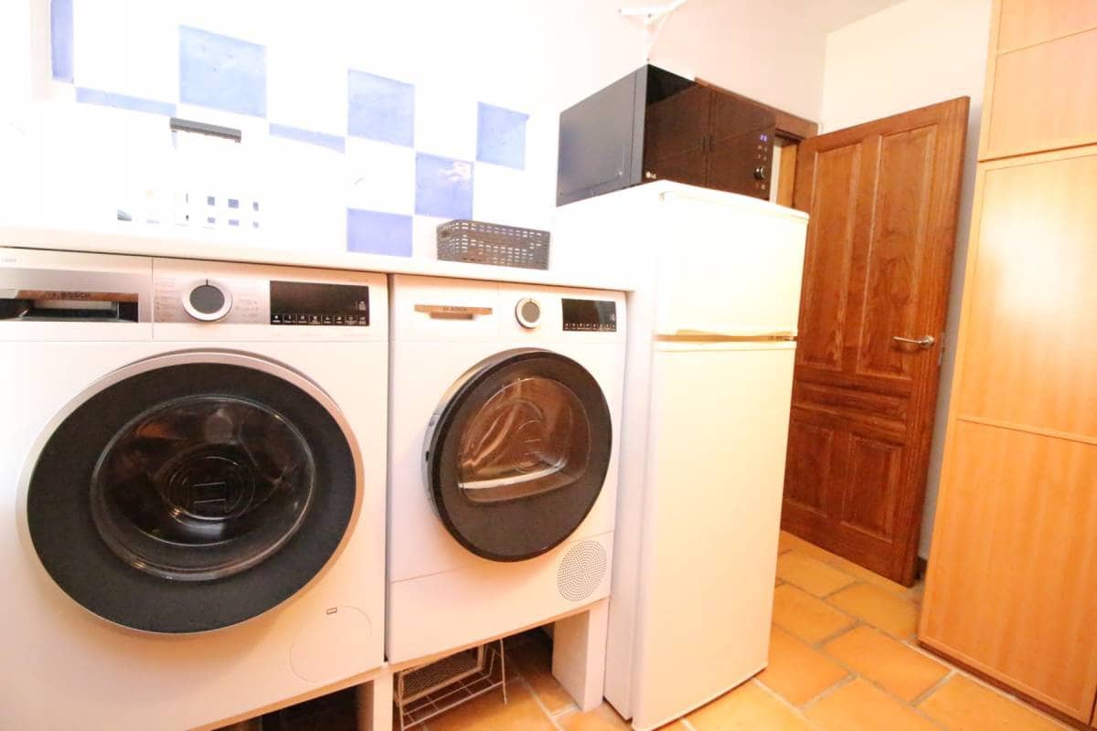 3 bedroom Villa for sale in Catral with pool garage - € 549,000 (Ref: 9737291)