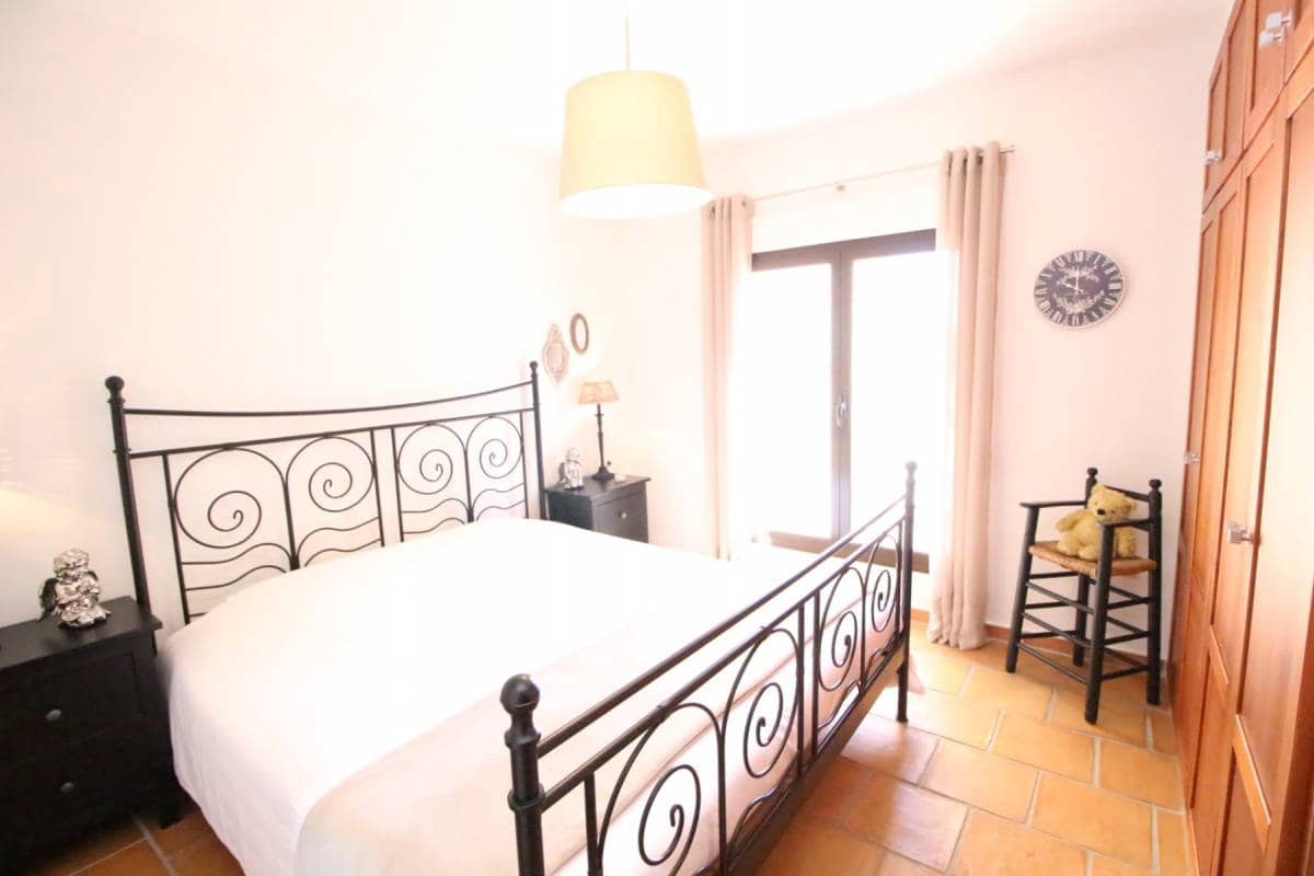 3 bedroom Villa for sale in Catral with pool garage - € 549,000 (Ref: 9737291)