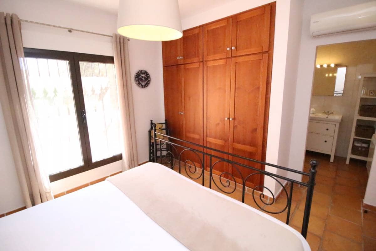 3 bedroom Villa for sale in Catral with pool garage - € 549,000 (Ref: 9737291)