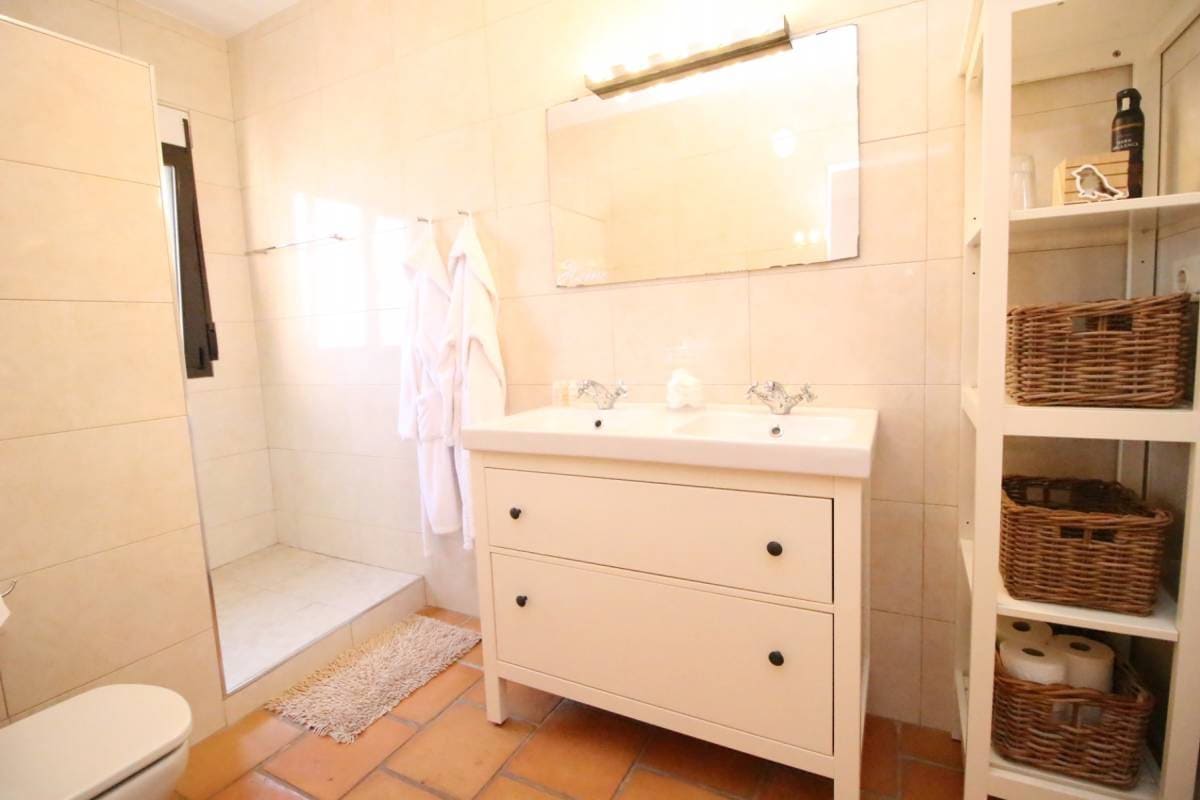 3 bedroom Villa for sale in Catral with pool garage - € 549,000 (Ref: 9737291)