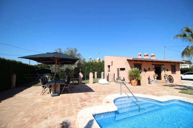 3 bedroom Villa for sale in Catral with pool garage - € 549,000 (Ref: 9737291)