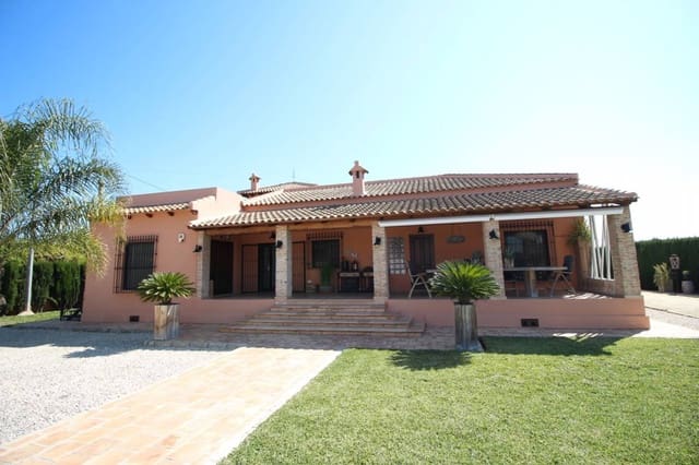 3 bedroom Villa for sale in Catral with pool garage - € 549,000 (Ref: 9737291)