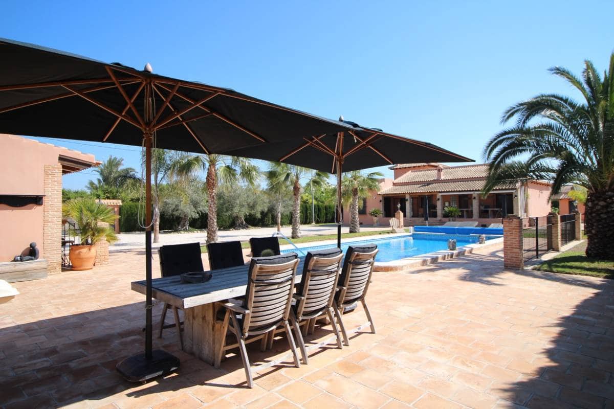 3 bedroom Villa for sale in Catral with pool garage - € 549,000 (Ref: 9737291)