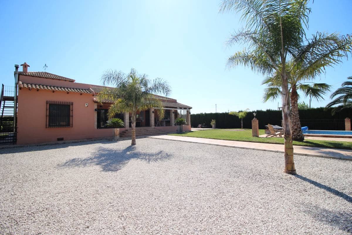 3 bedroom Villa for sale in Catral with pool garage - € 549,000 (Ref: 9737291)