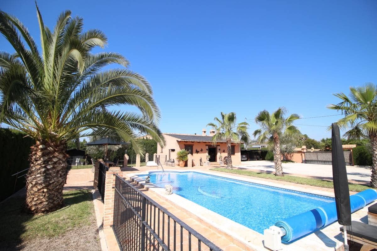 3 bedroom Villa for sale in Catral with pool garage - € 549,000 (Ref: 9737291)