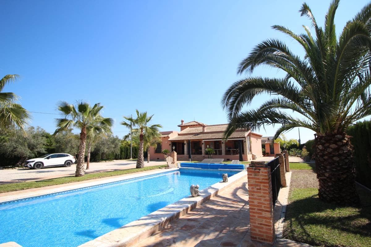 3 bedroom Villa for sale in Catral with pool garage - € 549,000 (Ref: 9737291)