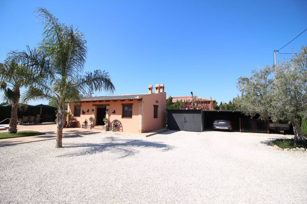 3 bedroom Villa for sale in Catral with pool garage - € 549,000 (Ref: 9737291)