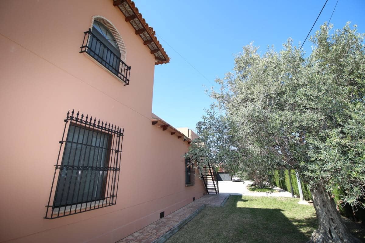 3 bedroom Villa for sale in Catral with pool garage - € 549,000 (Ref: 9737291)