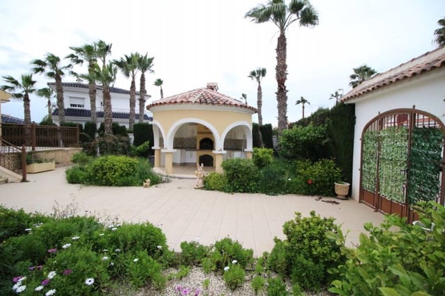 4 bedroom Villa for sale in Rojales with pool garage - € 810,000 (Ref: 9739265)