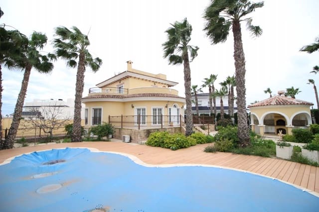4 bedroom Villa for sale in Rojales with pool garage - € 810,000 (Ref: 9739265)