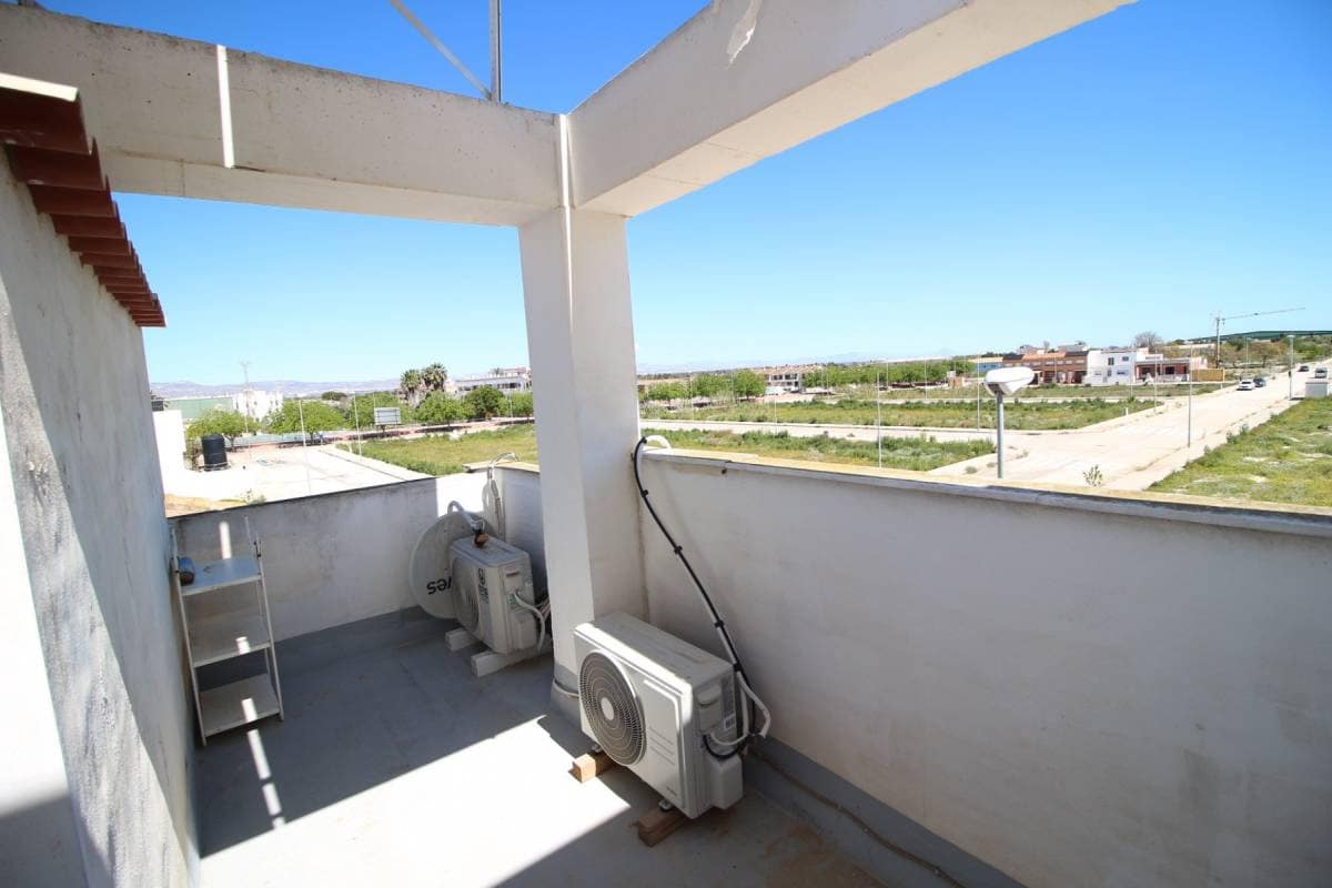 Casa de 3 habitaciones en Dolores en venta - 215.000 € (Ref: 9740093)