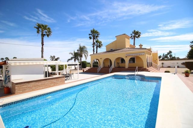 3 quarto Moradia para venda em Catral com piscina garagem - 480 000 € (Ref: 9740586)