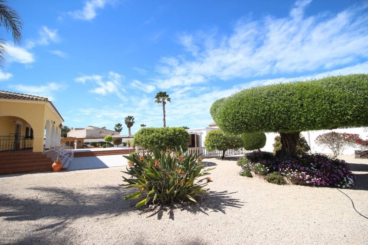 3 quarto Moradia para venda em Catral com piscina garagem - 480 000 € (Ref: 9740586)