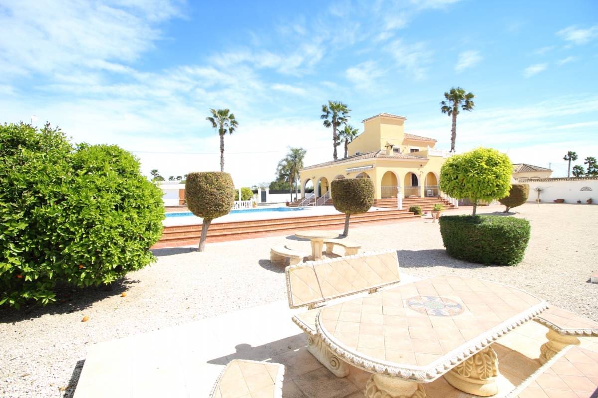 3 quarto Moradia para venda em Catral com piscina garagem - 480 000 € (Ref: 9740586)