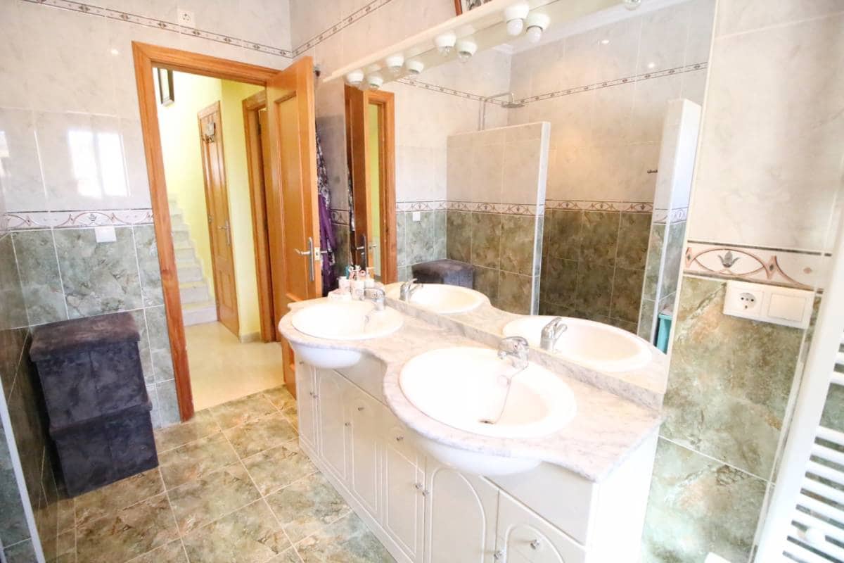 3 quarto Moradia para venda em Catral com piscina garagem - 480 000 € (Ref: 9740586)