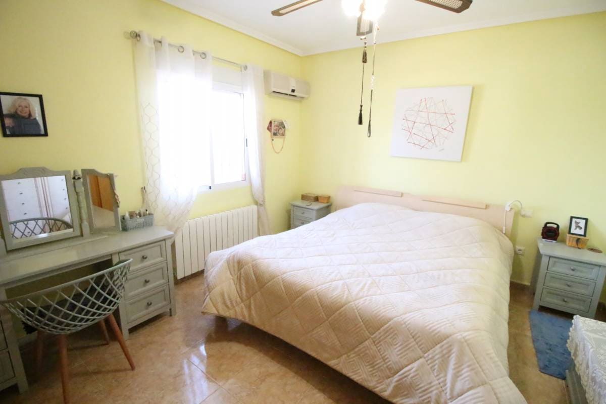 3 quarto Moradia para venda em Catral com piscina garagem - 480 000 € (Ref: 9740586)