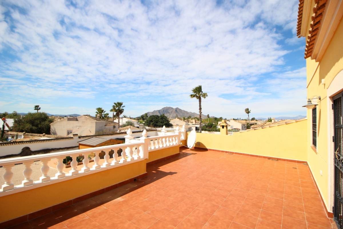 3 quarto Moradia para venda em Catral com piscina garagem - 480 000 € (Ref: 9740586)