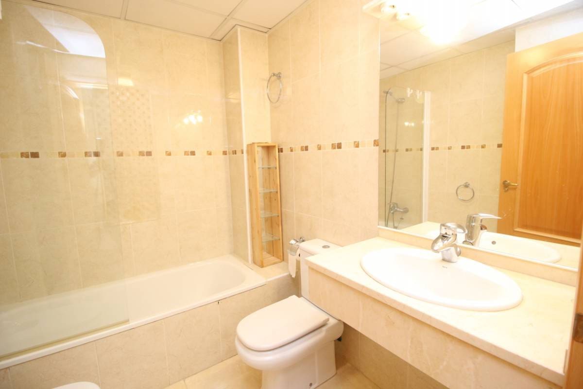 3 bedroom Apartment for rent in Almoradi with garage - € 750 (Ref: 9850590)