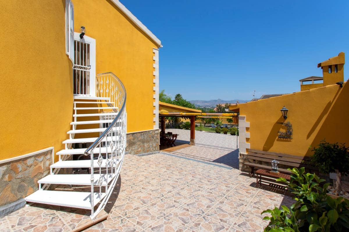 5 soveværelse Villa til salg i Orihuela med swimmingpool - € 490.000 (Ref: 9905321)
