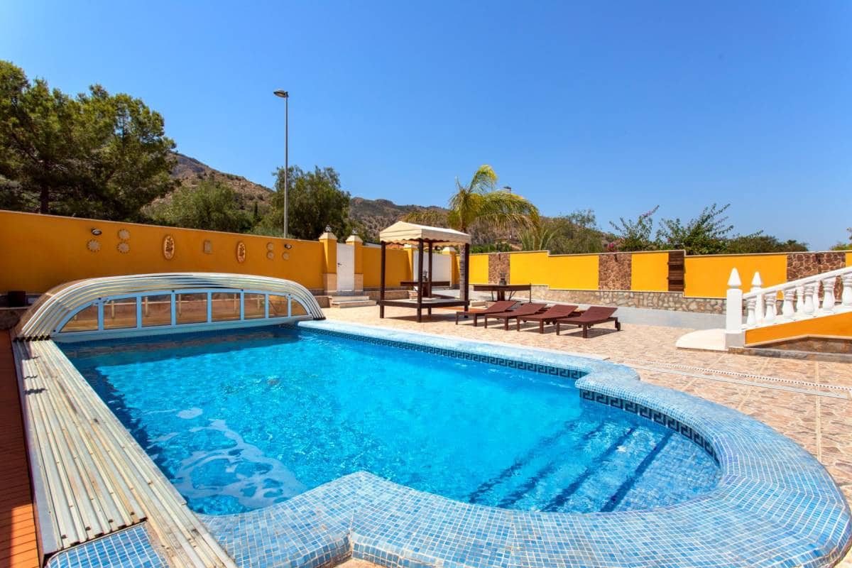 5 soveværelse Villa til salg i Orihuela med swimmingpool - € 490.000 (Ref: 9905321)