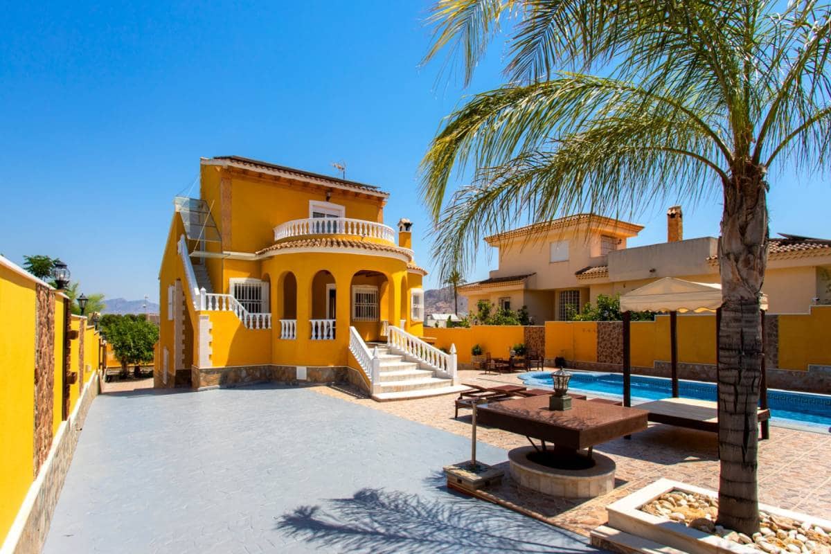5 soveværelse Villa til salg i Orihuela med swimmingpool - € 490.000 (Ref: 9905321)