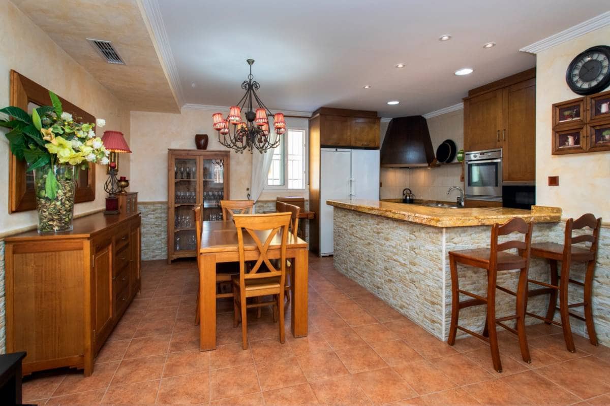 5 soveværelse Villa til salg i Orihuela med swimmingpool - € 490.000 (Ref: 9905321)