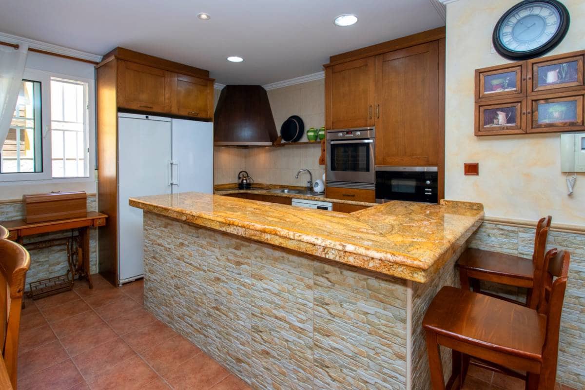 5 soveværelse Villa til salg i Orihuela med swimmingpool - € 490.000 (Ref: 9905321)