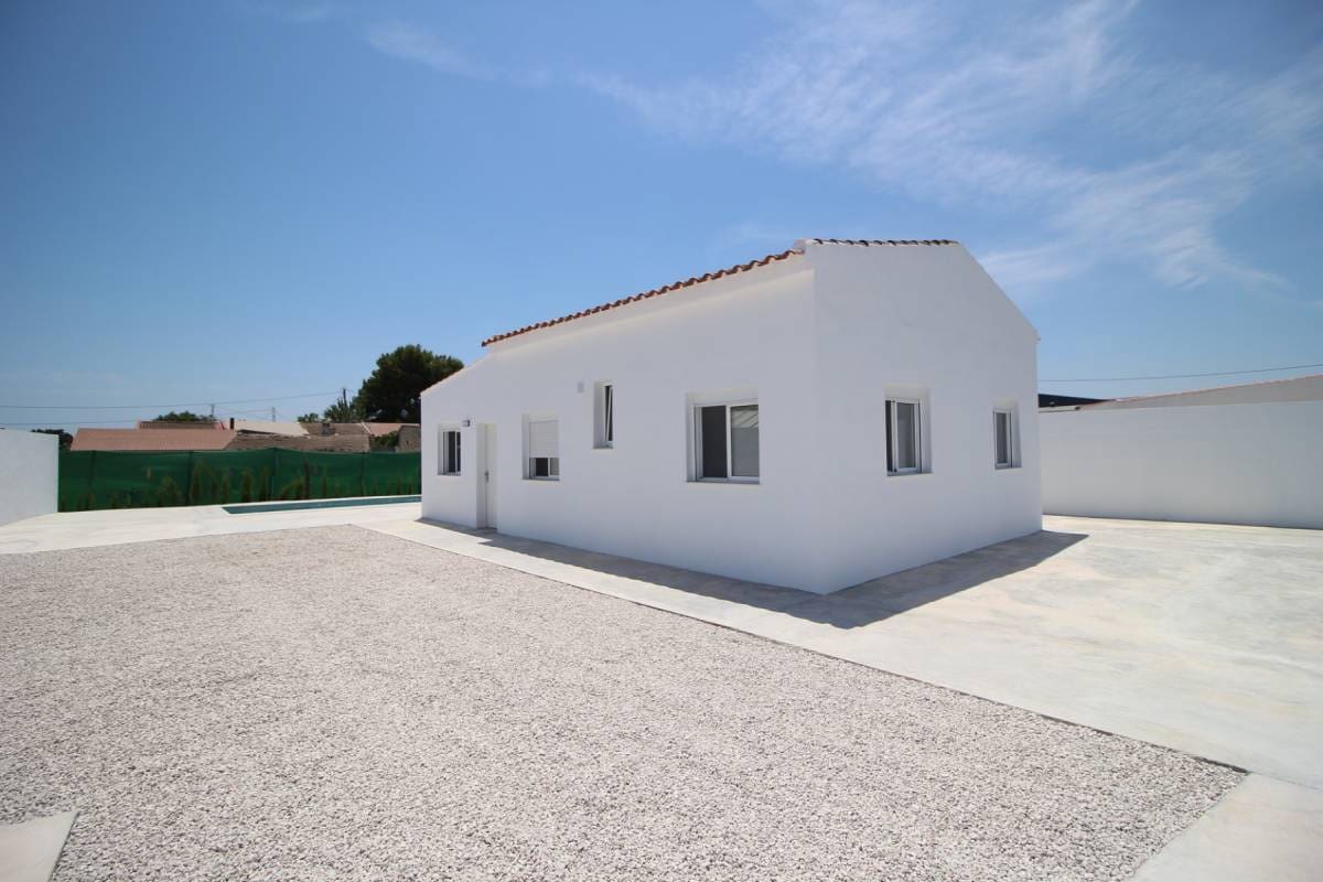 3 bedroom Finca/Country House for rent in Dolores with pool - € 1,500 (Ref: 9936695)