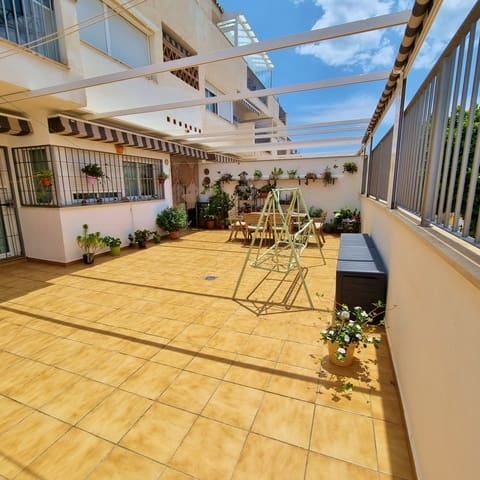 Apartamento de 3 habitaciones en Caleta de Vélez, Vélez-Málaga en venta con piscina - 415.000 € (Ref: 10007951)