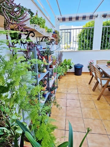 Apartamento de 3 habitaciones en Caleta de Vélez, Vélez-Málaga en venta con piscina - 415.000 € (Ref: 10007951)