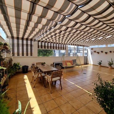 Apartamento de 3 habitaciones en Caleta de Vélez, Vélez-Málaga en venta con piscina - 415.000 € (Ref: 10007951)