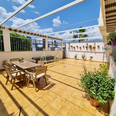 Apartamento de 3 habitaciones en Caleta de Vélez, Vélez-Málaga en venta con piscina - 415.000 € (Ref: 10007951)