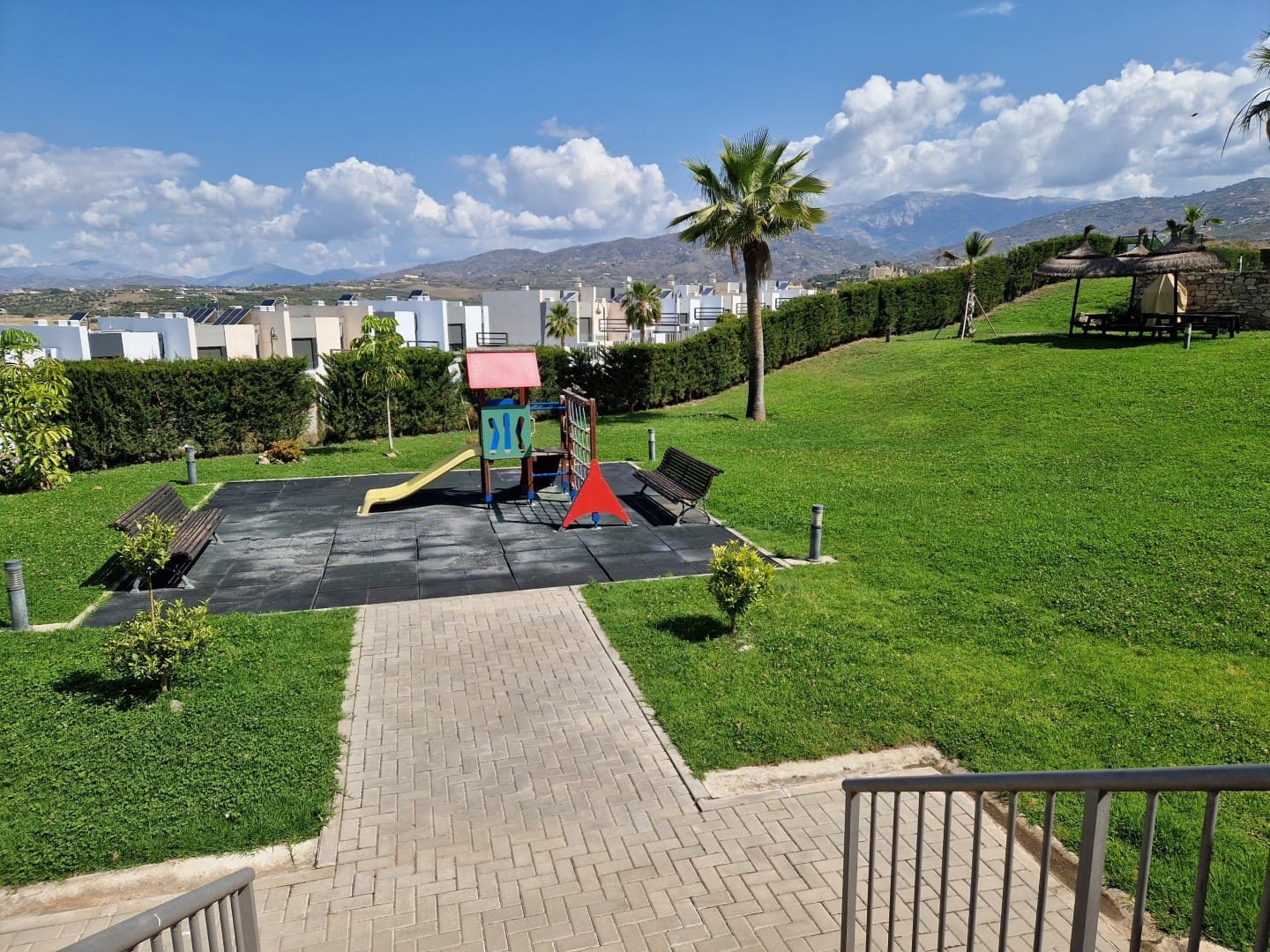 Apartamento de 3 habitaciones en Caleta de Vélez en venta con piscina - 415.000 € (Ref: 10007951)