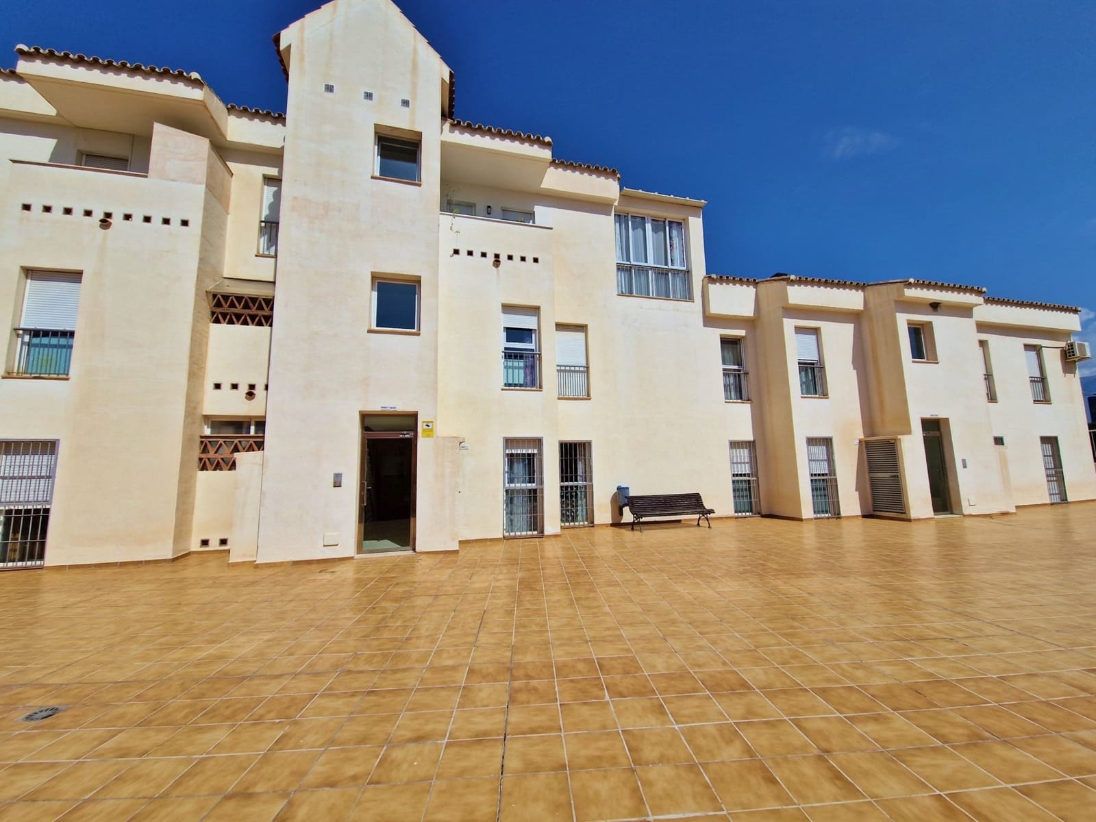 Apartamento de 3 habitaciones en Caleta de Vélez en venta con piscina - 415.000 € (Ref: 10007951)