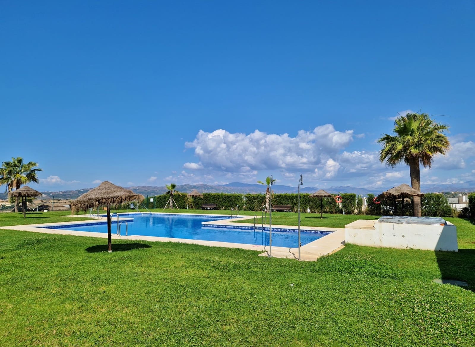 Apartamento de 3 habitaciones en Caleta de Vélez en venta con piscina - 415.000 € (Ref: 10007951)