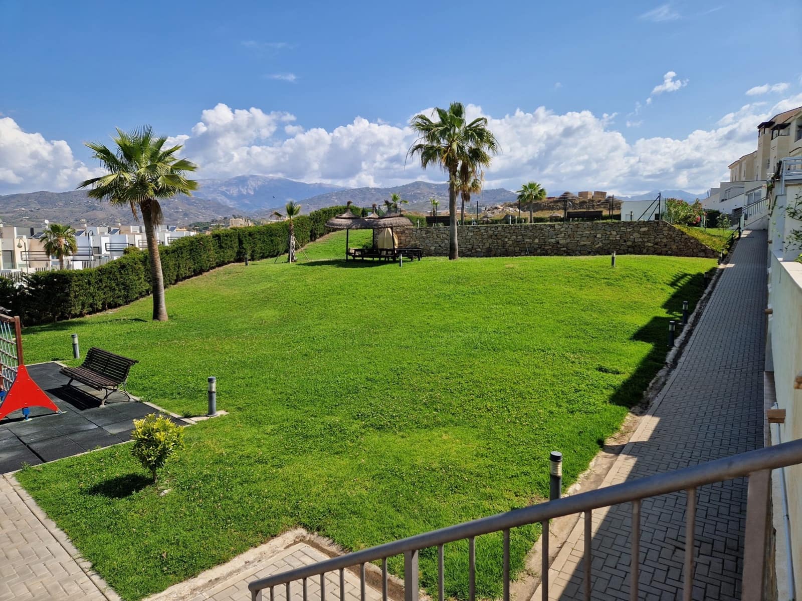 Apartamento de 3 habitaciones en Caleta de Vélez en venta con piscina - 415.000 € (Ref: 10007951)