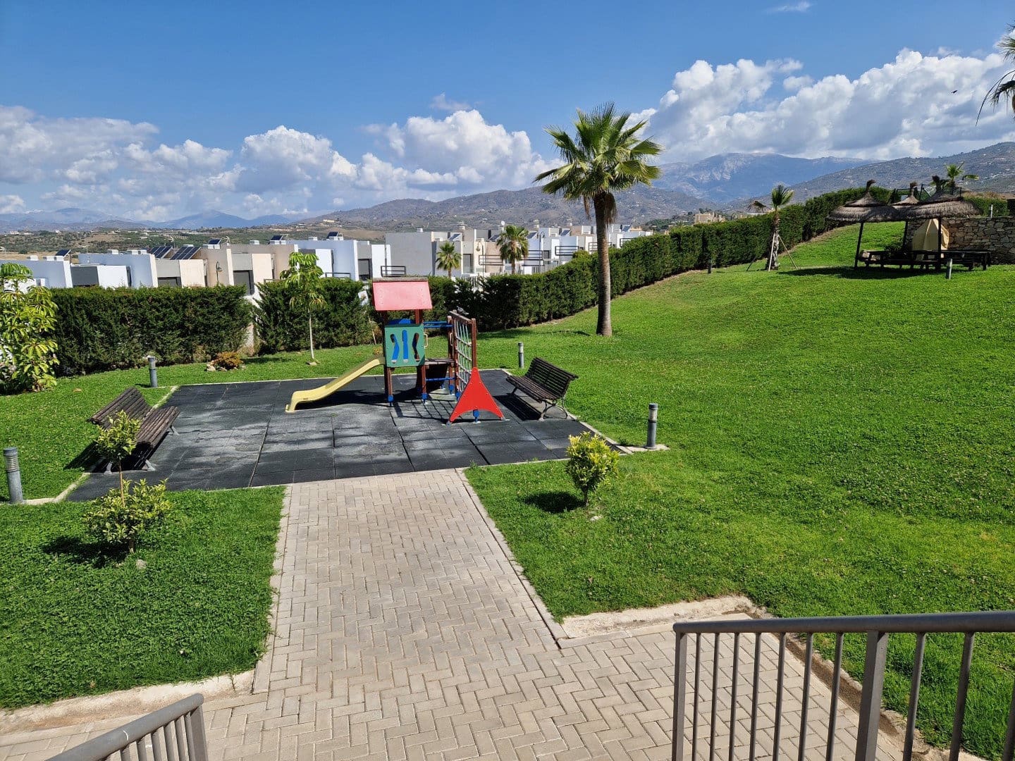 Apartamento de 3 habitaciones en Caleta de Vélez en venta con piscina garaje - 415.000 € (Ref: 10007951)