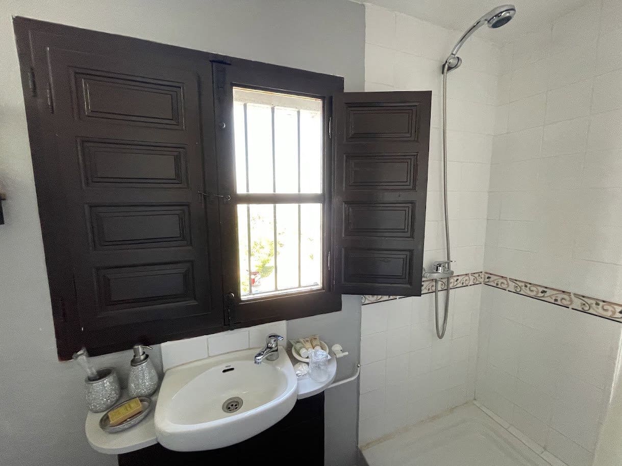 3 bedroom Finca/Country House for sale in Riogordo with garage - € 349,000 (Ref: 10036019)