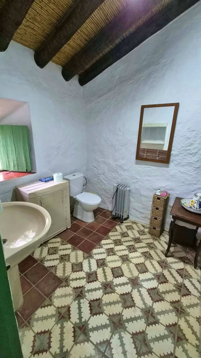 2 bedroom Finca/Country House for sale in Riogordo with garage - € 135,000 (Ref: 10139183)