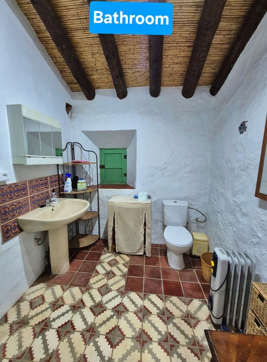 2 bedroom Finca/Country House for sale in Riogordo with garage - € 135,000 (Ref: 10139183)
