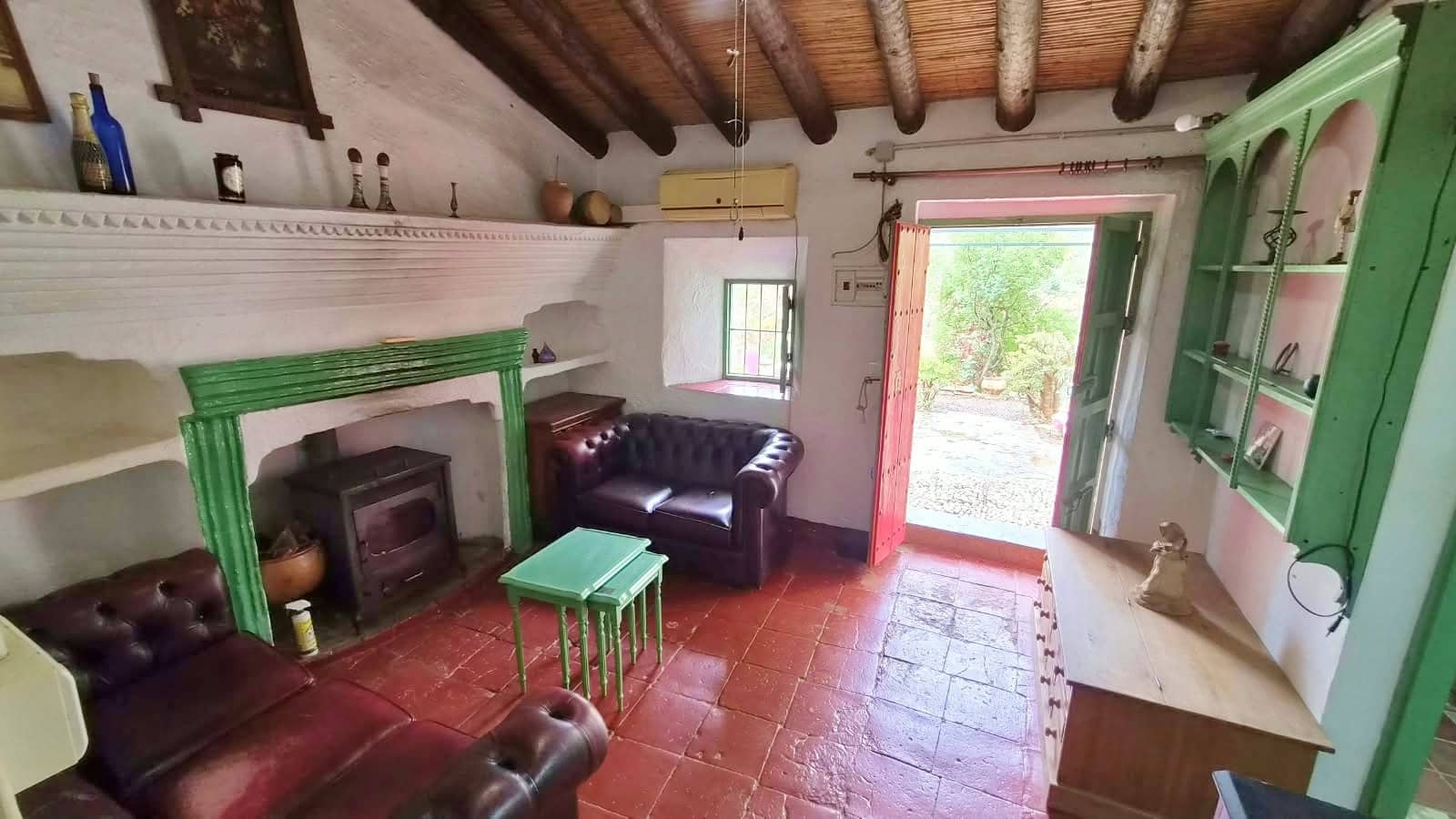 2 bedroom Finca/Country House for sale in Riogordo with garage - € 135,000 (Ref: 10139183)