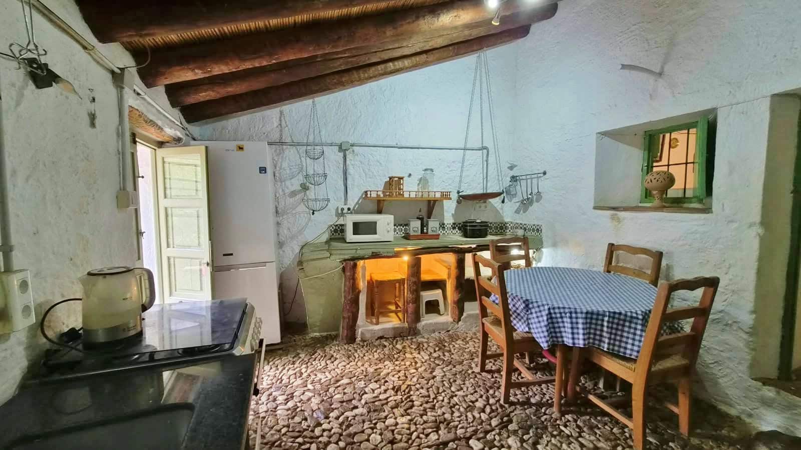 2 bedroom Finca/Country House for sale in Riogordo with garage - € 135,000 (Ref: 10139183)
